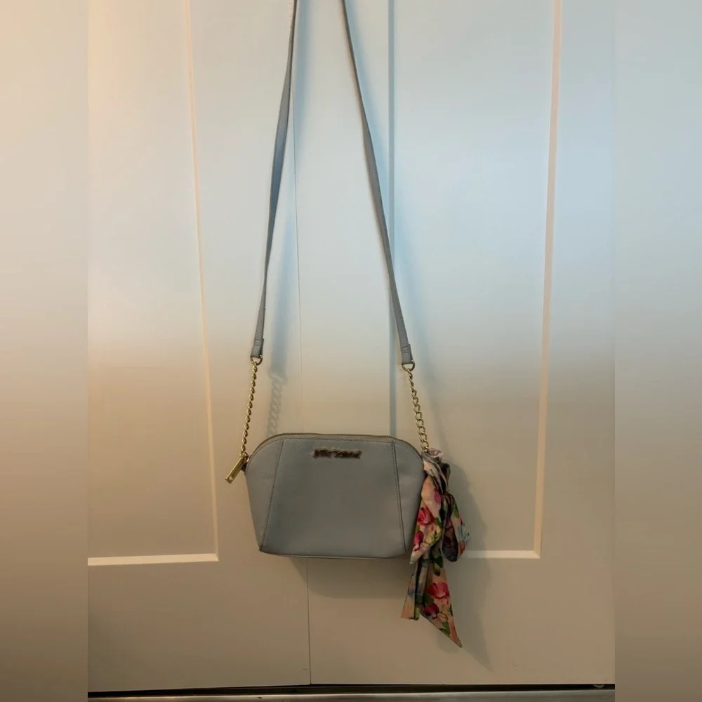 Betsey 💋 Johnson Women's XO Anaya Crossbody with Scarf and Chain Strap Handbag - Picture 5 of 10